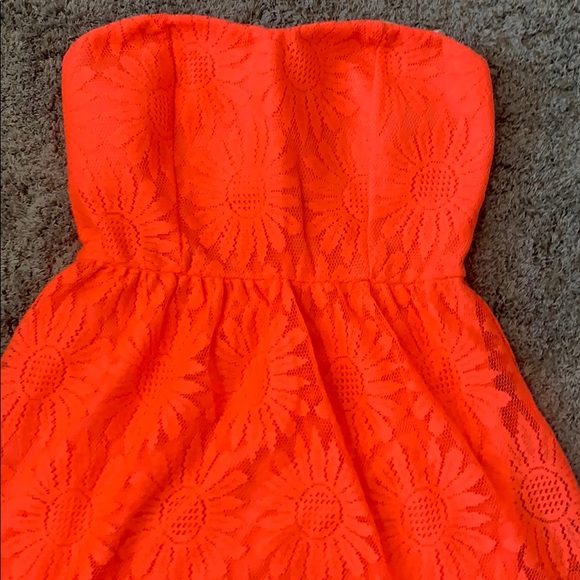 2 FOR 10 DRESSES - Picture 2 of 4